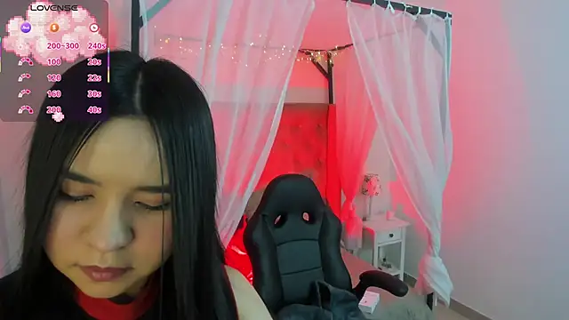 Snapshot of Hanna__Becker_ chatting on October 17, 3:53 am Hanna  Becker  online show from October 17, 3:53 am