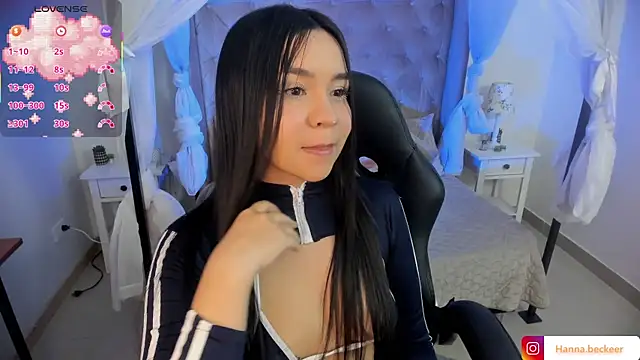 Hanna  Becker  online show from February 13, 12:17 am