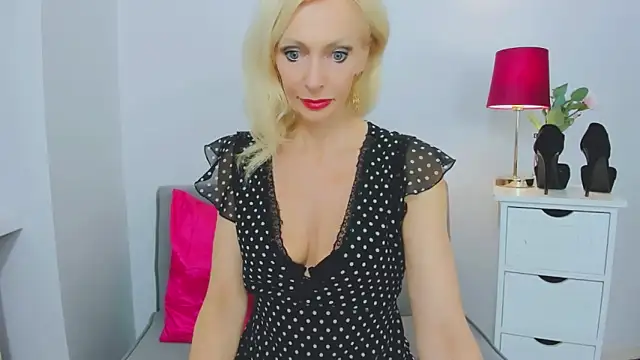 CrystalHotty online show from January 21, 7:06 pm