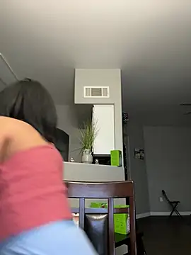 Snapshot of juicyyy323 chatting on December 21, 7:16 pm juicyyy323 online show from December 21, 7:16 pm