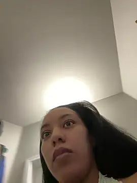 Snapshot of juicyyy323 chatting on December 27, 12:18 am juicyyy323 online show from December 27, 12:18 am