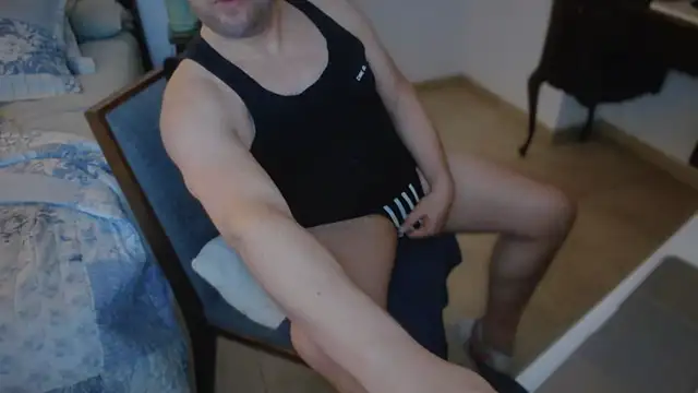 Snapshot of slzypvtpig chatting on November 1, 6:04 am slzypvtpig online show from November 1, 6:04 am