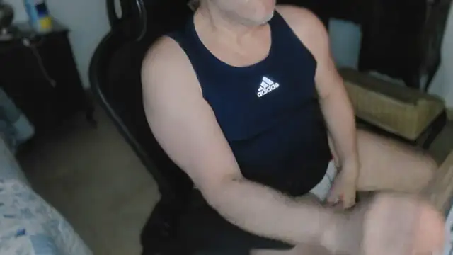 Snapshot of slzypvtpig chatting on November 20, 12:05 pm slzypvtpig online show from November 20, 12:05 pm