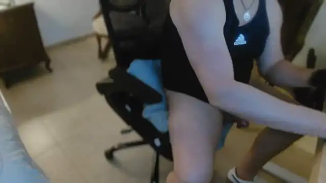 Snapshot of slzypvtpig chatting on December 20, 11:28 am slzypvtpig online show from December 20, 11:28 am