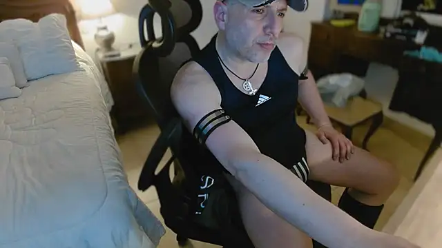 Snapshot of slzypvtpig chatting on January 11, 9:58 am slzypvtpig online show from January 11, 9:58 am