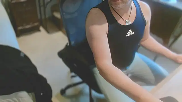 Snapshot of slzypvtpig chatting on January 18, 10:24 pm slzypvtpig online show from January 18, 10:24 pm