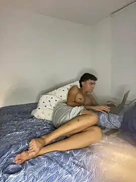 Ryan levy xxl online show from August 8, 4:25 am