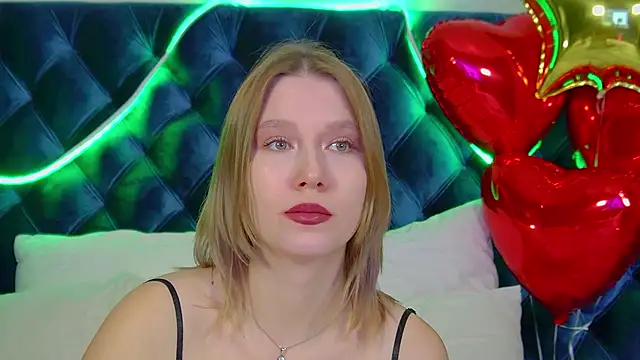 LiliLinn online show from November 15, 4:54 am