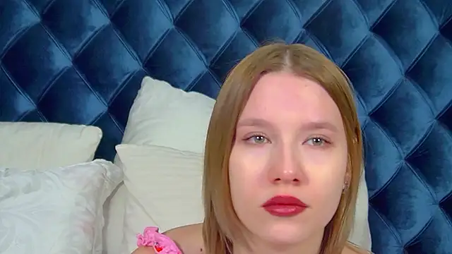 LiliLinn online show from November 28, 4:37 am