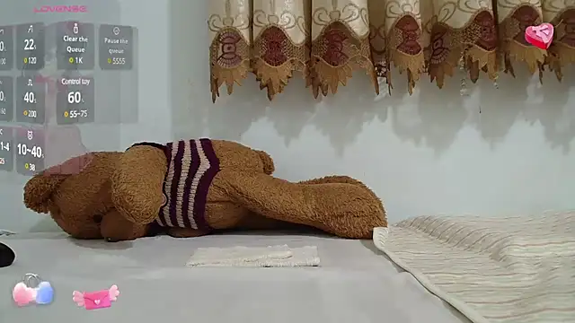 Snapshot of Mia-Tsuki- chatting on February 18, 10:27 am Mia-Tsuki- online show from February 18, 10:27 am