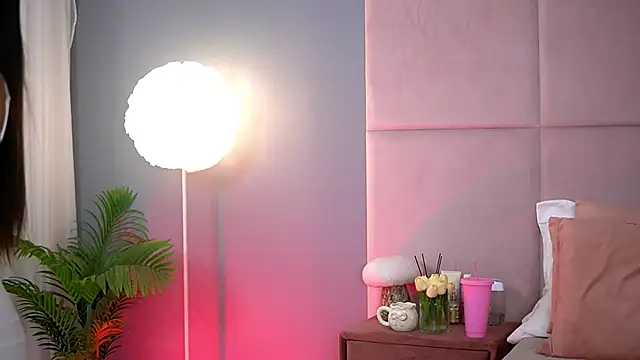 AlmaLuv online show from September 16, 3:40 am