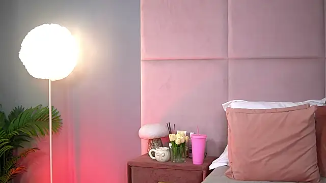 AlmaLuv online show from October 1, 3:34 am