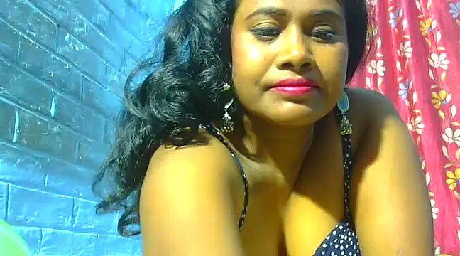 Snapshot of sexy_roma chatting on December 3, 6:49 pm sexy roma online show from December 3, 6:49 pm