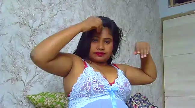 Snapshot of sexy_roma chatting on January 24, 8:34 am sexy roma online show from January 24, 8:34 am