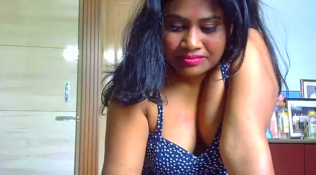 Snapshot of sexy_roma chatting on March 14, 7:04 am sexy roma online show from March 14, 7:04 am