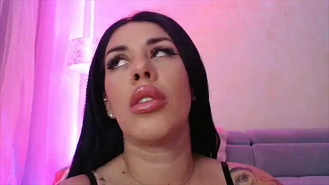 LaylaCruzRose online show from May 29, 5:05 am