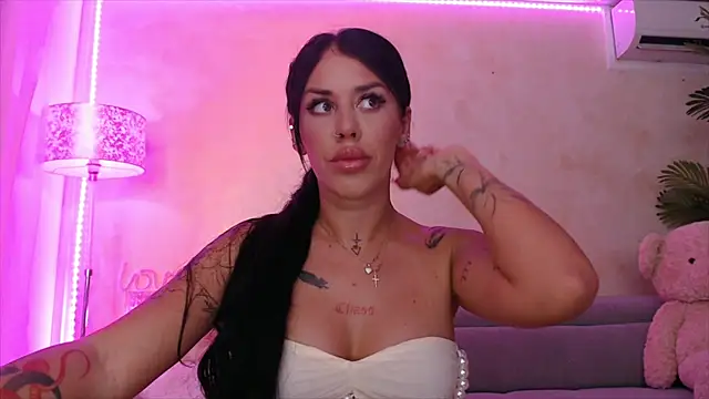 LaylaCruzRose online show from June 28, 6:47 pm