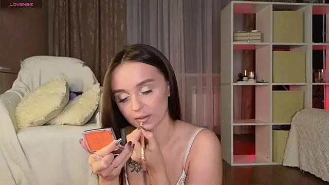 Katy perry  online show from February 14, 2:39 am