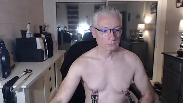 Goduleur69 online show from December 1, 4:40 pm