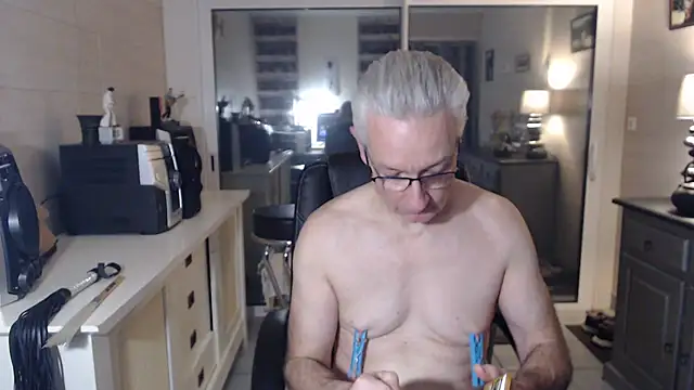 Goduleur69 online show from December 1, 7:47 pm