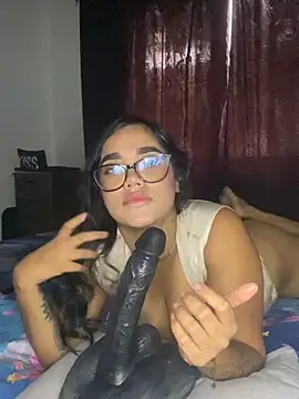 ElaEndez  online show from April 19, 8:33 pm