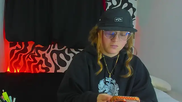 Snapshot of tekila__ chatting on October 24, 10:39 pm tekila online show from October 24, 10:39 pm