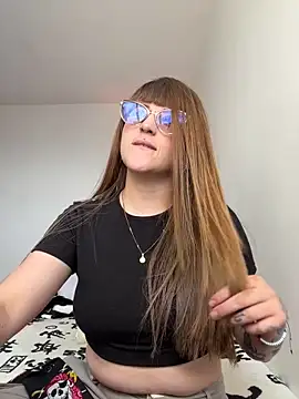 Snapshot of tekila__ chatting on November 19, 9:04 pm tekila online show from November 19, 9:04 pm