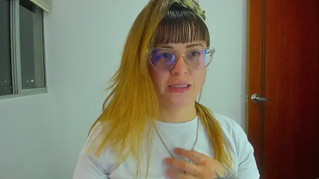 Snapshot of tekila__ chatting on November 28, 12:24 am tekila online show from November 28, 12:24 am