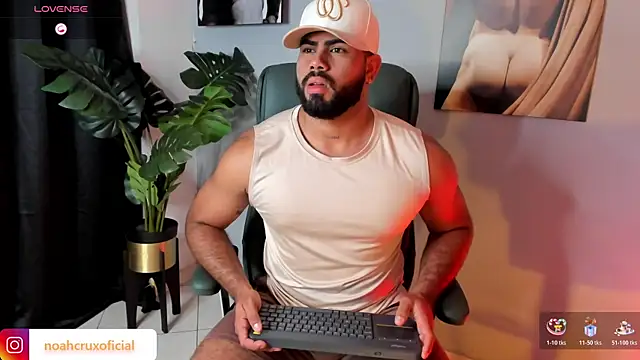 noah crux online show from December 4, 8:50 pm