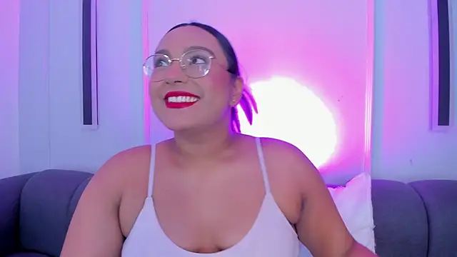 Snapshot of ellamontoya chatting on November 23, 1:33 pm ellamontoya online show from November 23, 1:33 pm