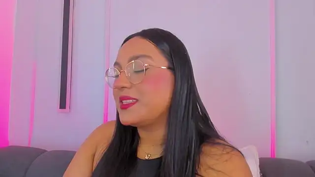 Snapshot of ellamontoya chatting on December 3, 12:36 pm ellamontoya online show from December 3, 12:36 pm