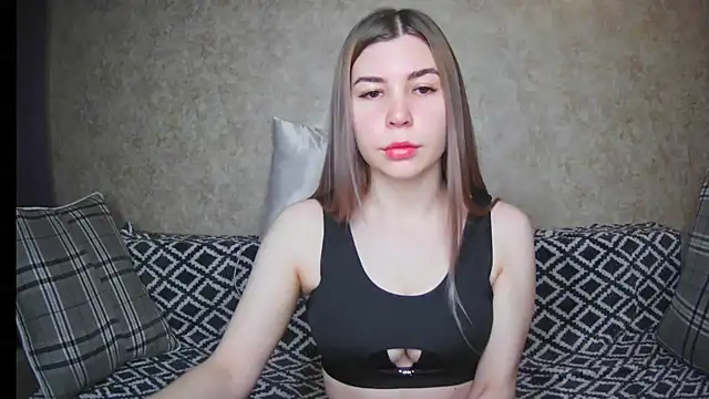 ElllaNuar online show from December 19, 1:39 am