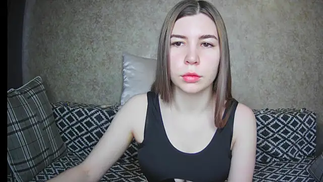 ElllaNuar online show from December 20, 6:29 am