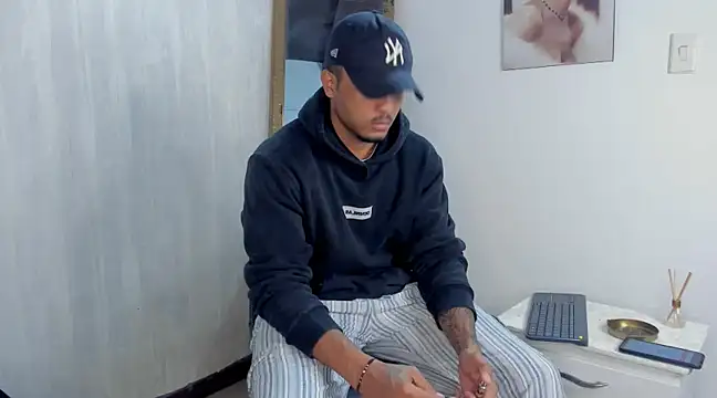 Mateo Reales online show from February 12, 4:12 am