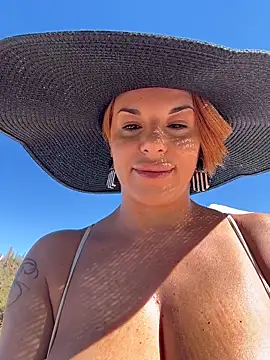 Snapshot of Selvaggia_official83 chatting on February 1, 10:58 am Selvaggia official83 online show from February 1, 10:58 am