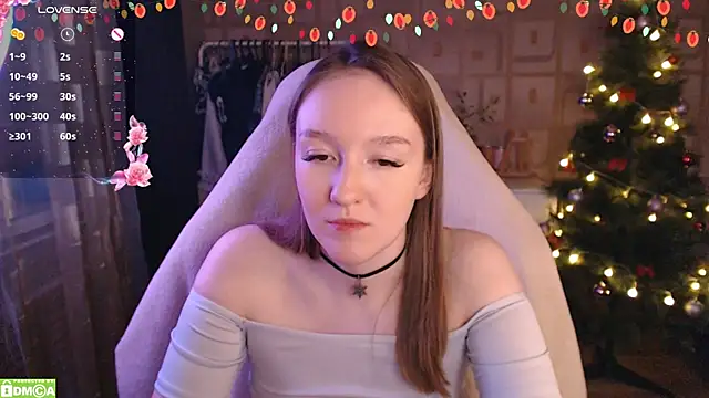 Snapshot of MoonlishSiren chatting on December 26, 9:37 pm MoonlishSiren online show from December 26, 9:37 pm