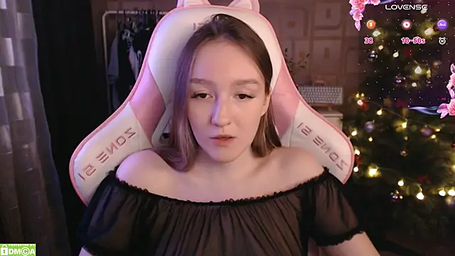 Snapshot of MoonlishSiren chatting on January 12, 6:38 pm MoonlishSiren online show from January 12, 6:38 pm