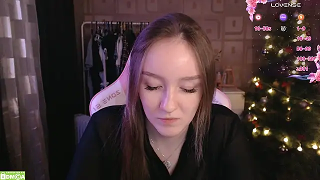 Snapshot of MoonlishSiren chatting on January 13, 8:58 pm MoonlishSiren online show from January 13, 8:58 pm