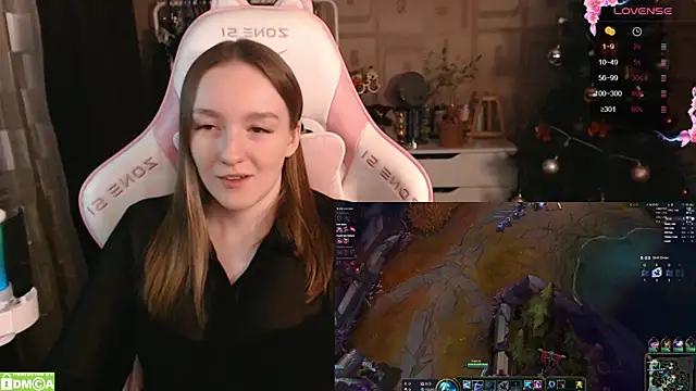 Snapshot of MoonlishSiren chatting on January 21, 10:51 pm MoonlishSiren online show from January 21, 10:51 pm