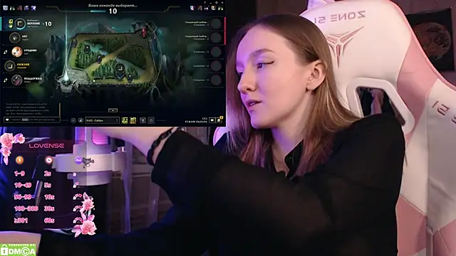 Snapshot of MoonlishSiren chatting on February 14, 9:53 pm MoonlishSiren online show from February 14, 9:53 pm