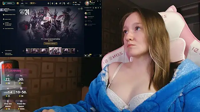 Snapshot of MoonlishSiren chatting on September 21, 9:05 pm MoonlishSiren online show from September 21, 9:05 pm