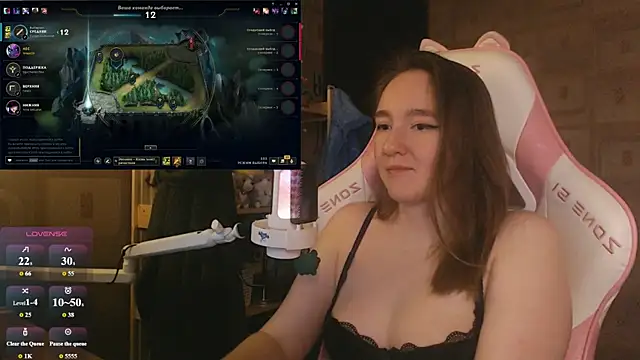 MoonlishSiren online show from June 14, 8:22 pm