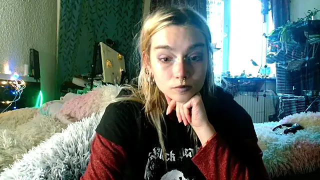 Sophie Bell online show from May 1, 4:11 pm
