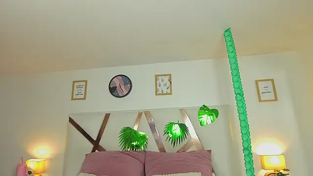 KendalMilleer online show from March 16, 11:16 am