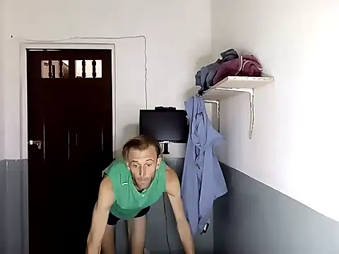 aquilesmade online show from November 7, 3:01 pm