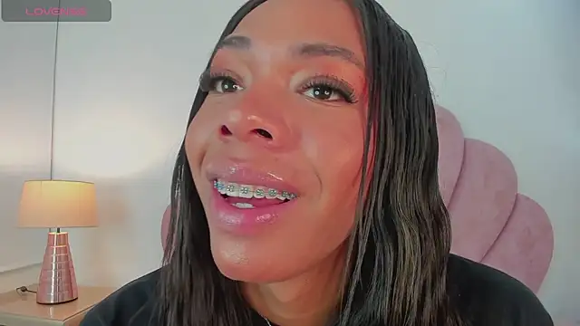 Snapshot of Nicole_Paradise chatting on February 14, 12:57 pm Nicole Paradise online show from February 14, 12:57 pm