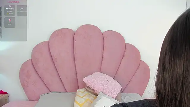 Snapshot of Nicole_Paradise chatting on February 20, 1:08 pm Nicole Paradise online show from February 20, 1:08 pm