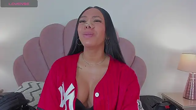 Snapshot of Nicole_Paradise chatting on September 30, 12:10 pm Nicole Paradise online show from September 30, 12:10 pm