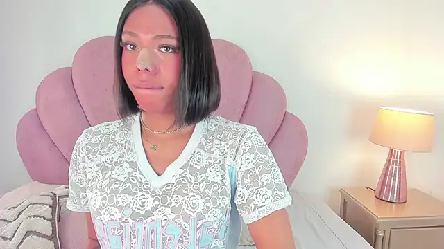 Snapshot of Nicole_Paradise chatting on November 5, 12:27 pm Nicole Paradise online show from November 5, 12:27 pm