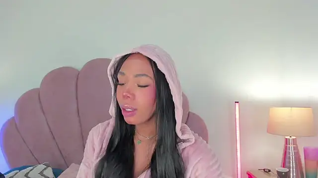 Snapshot of Nicole_Paradise chatting on December 5, 12:47 pm Nicole Paradise online show from December 5, 12:47 pm